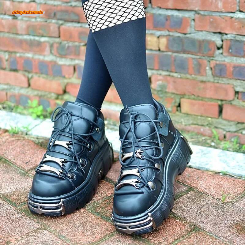 Thick Bottom Platform Women Sneakers Rock Metal Decoration Large Size Casual Trainers Punk Style Gothic Sport Shoes Female Daily ddmykukumalu