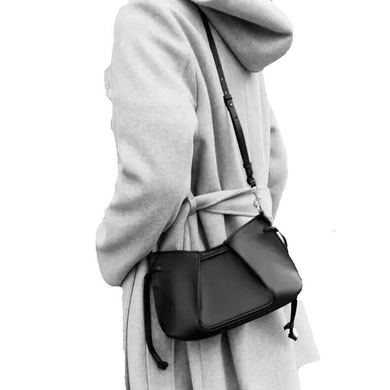 Designer Women Shoulder Versatile Retro Diagonal Crossbody Horn Bag Purse And Handbags Lady Bags Bolsos De Mujer