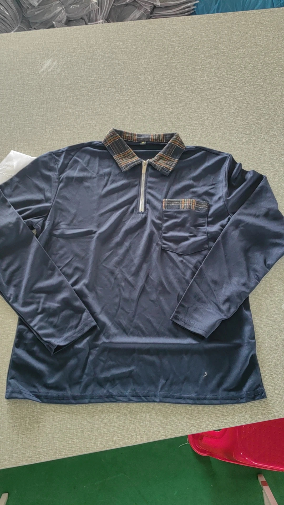 Mens Spring and Autumn Fashion Classic Solid Color Zipper Collar Sweater Sports Leisure Breathable Pocket Polo Shirt 250326