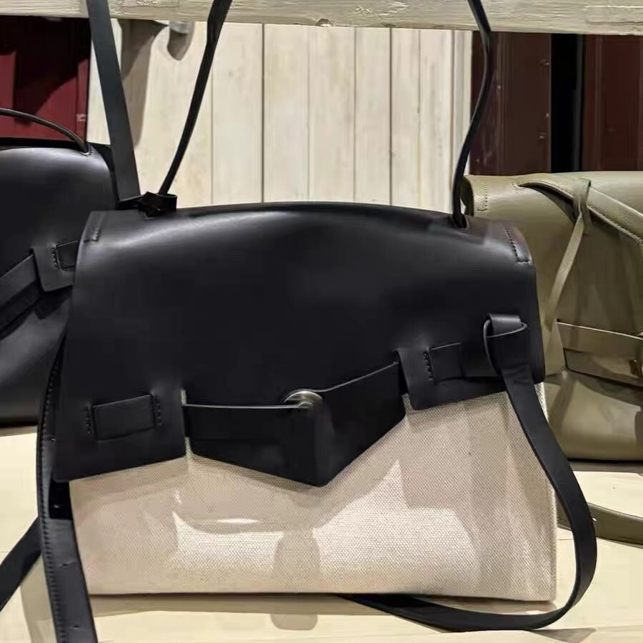 2025 New Product Internet Celebrity Same Style Fashion Versatile Niche Color Match Splicing Flip Tote Design Single Shoulder Bag Trendy