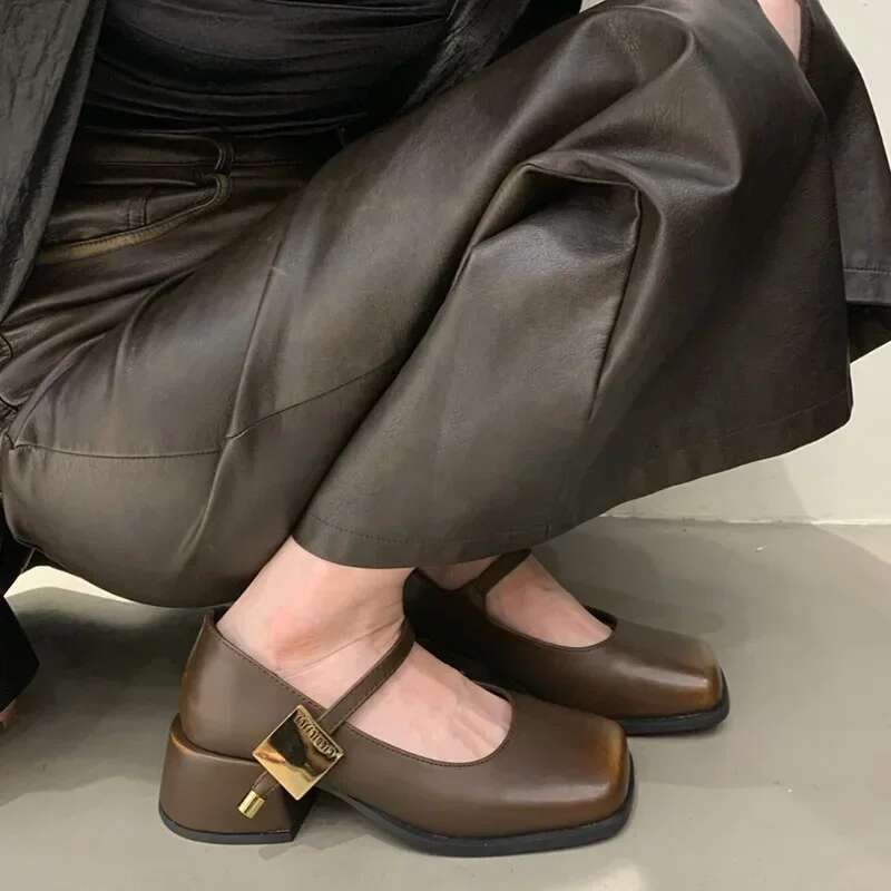 2025 Summer New Women's Shallow Button Women's Elegant Square High Heels Single Street Style Designer Fashion High Heels