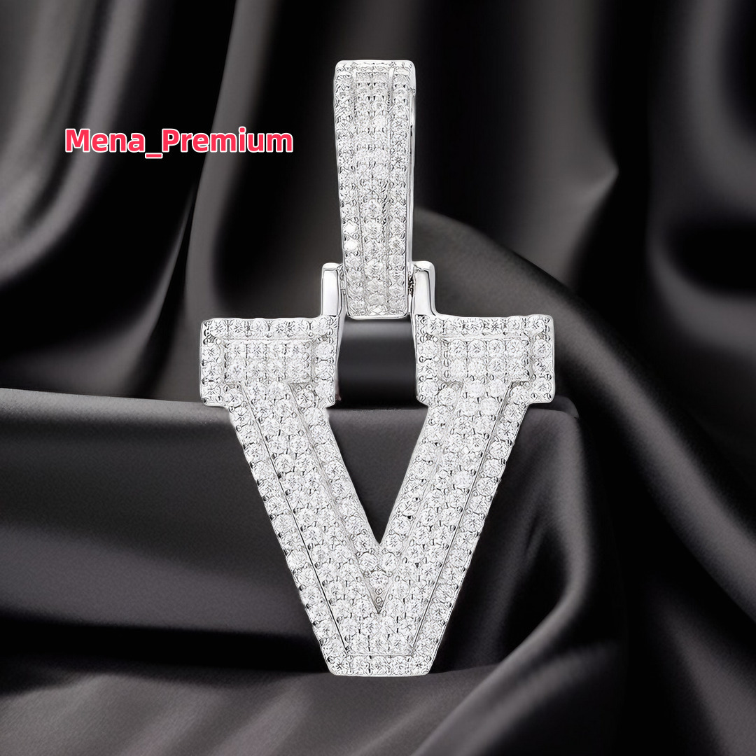 Gentlemens Gold-Plated Moissanite Pendant Necklace - 925 Sterling Silver Iced Out Design Timeless Elegance in Hip Hop