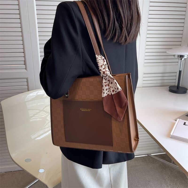 Big 2025 New Internet Celebrity Tote Women's Large Capacity Work Commuter Texture Shoulder Bag