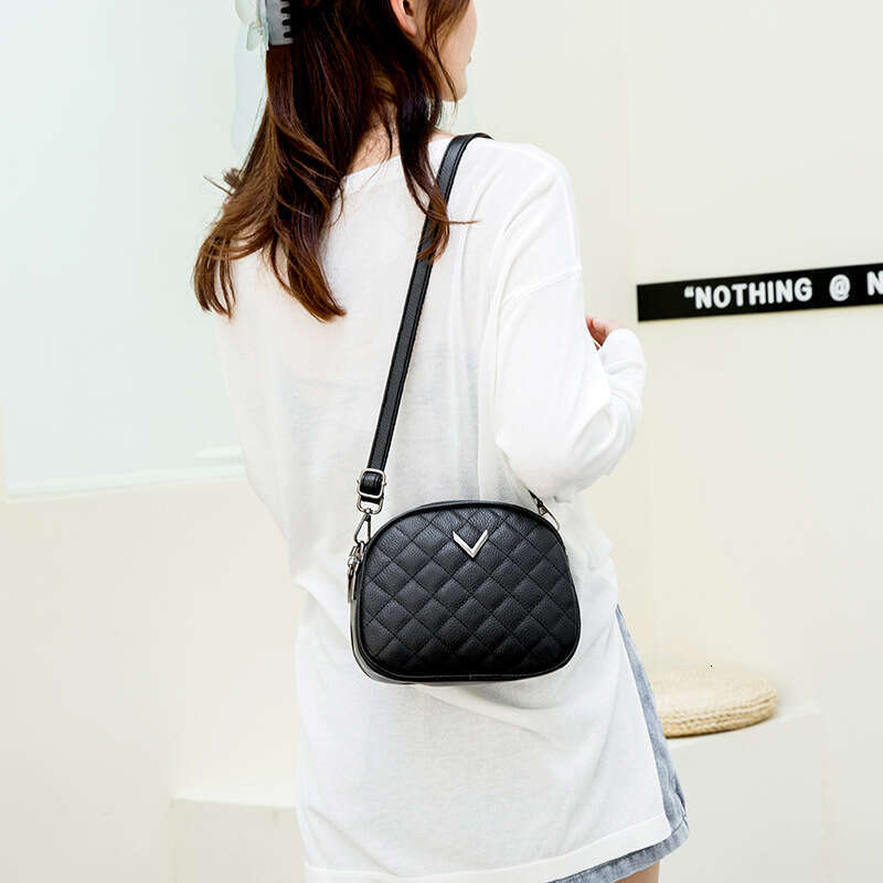 Genuine leather women's 2024 new Lingge embroidered thread small fragrant style large capacity business shoulder crossbody bag