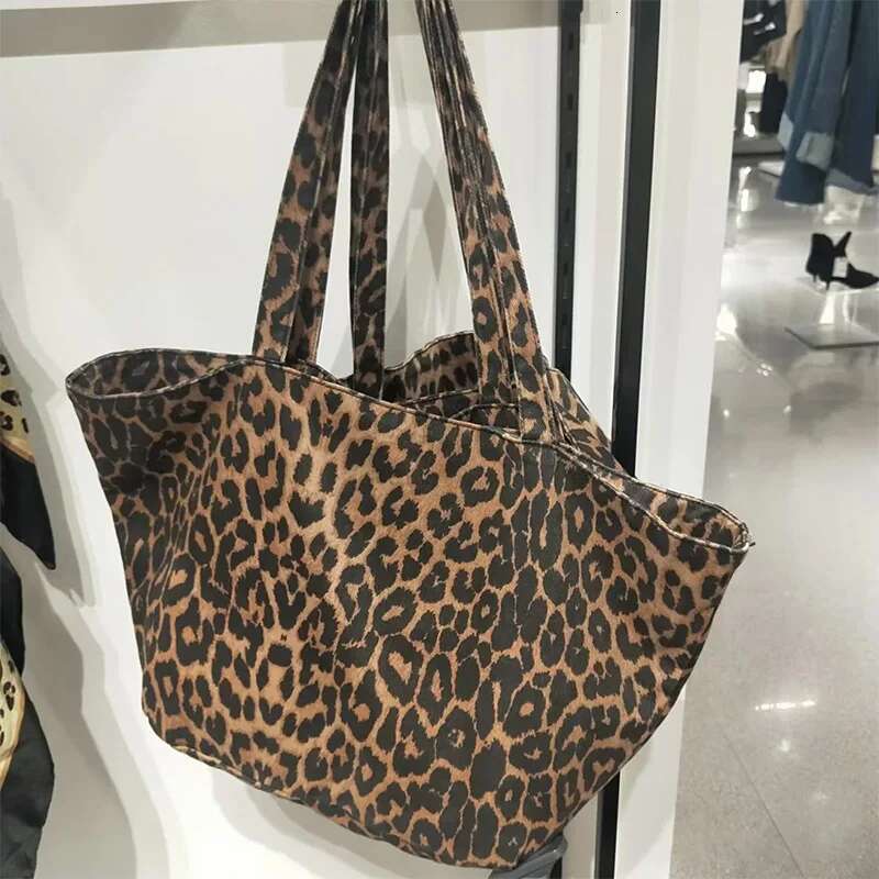 High-End Leopard Pattern Tote For Women 2024 New Simplicity Canvas Shoulder Bag Fashion Large Capacity School Work Shopping