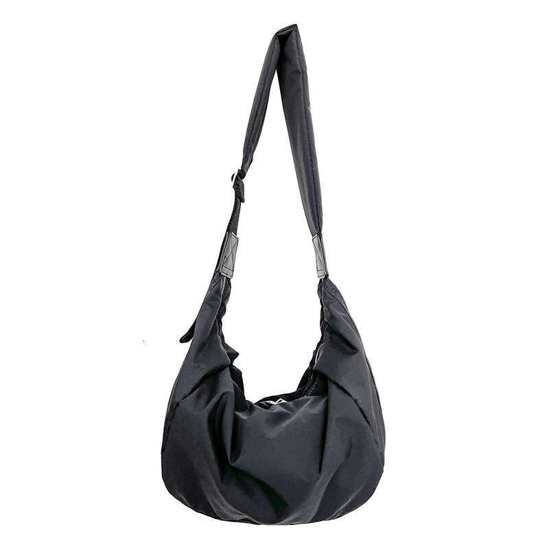 Nylon dumpling with large capacity high-end feel 2024 new casual crossbody bag, simple and versatile shoulder bag for women