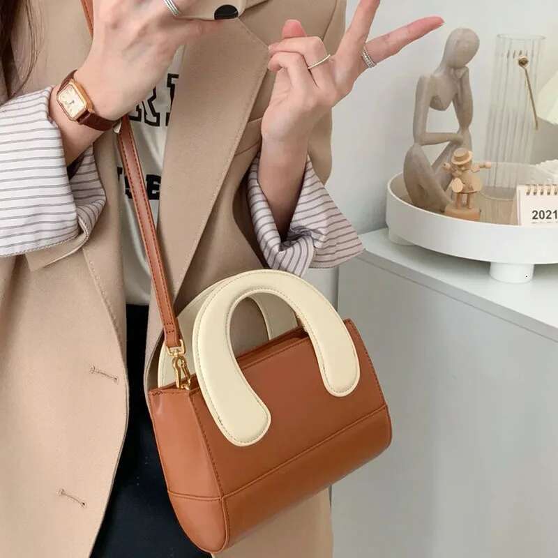 Alirattan 2025 New Cute Handheld Cowhide Single Shoulder Women's Square High Grade Genuine Leather Crossbody Bag