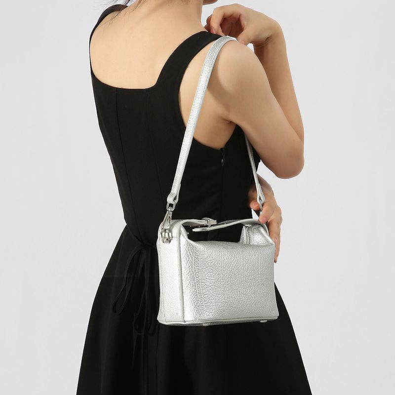 Simple And Fashionable Portable Bucket Small Female Niche Design Simple Messenger French Soft Cotton Shoulder Bag