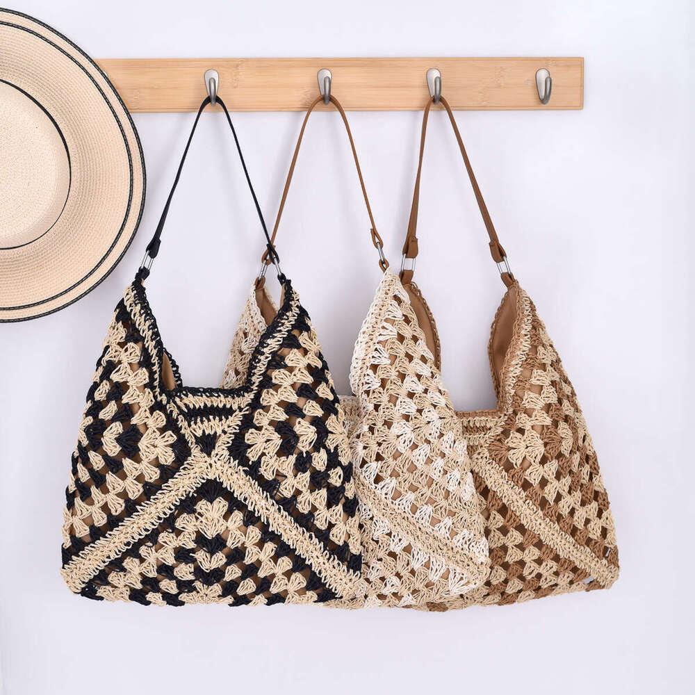 f5 Handmade straw hollow square flower large triangle contrasting woven shoulder bag