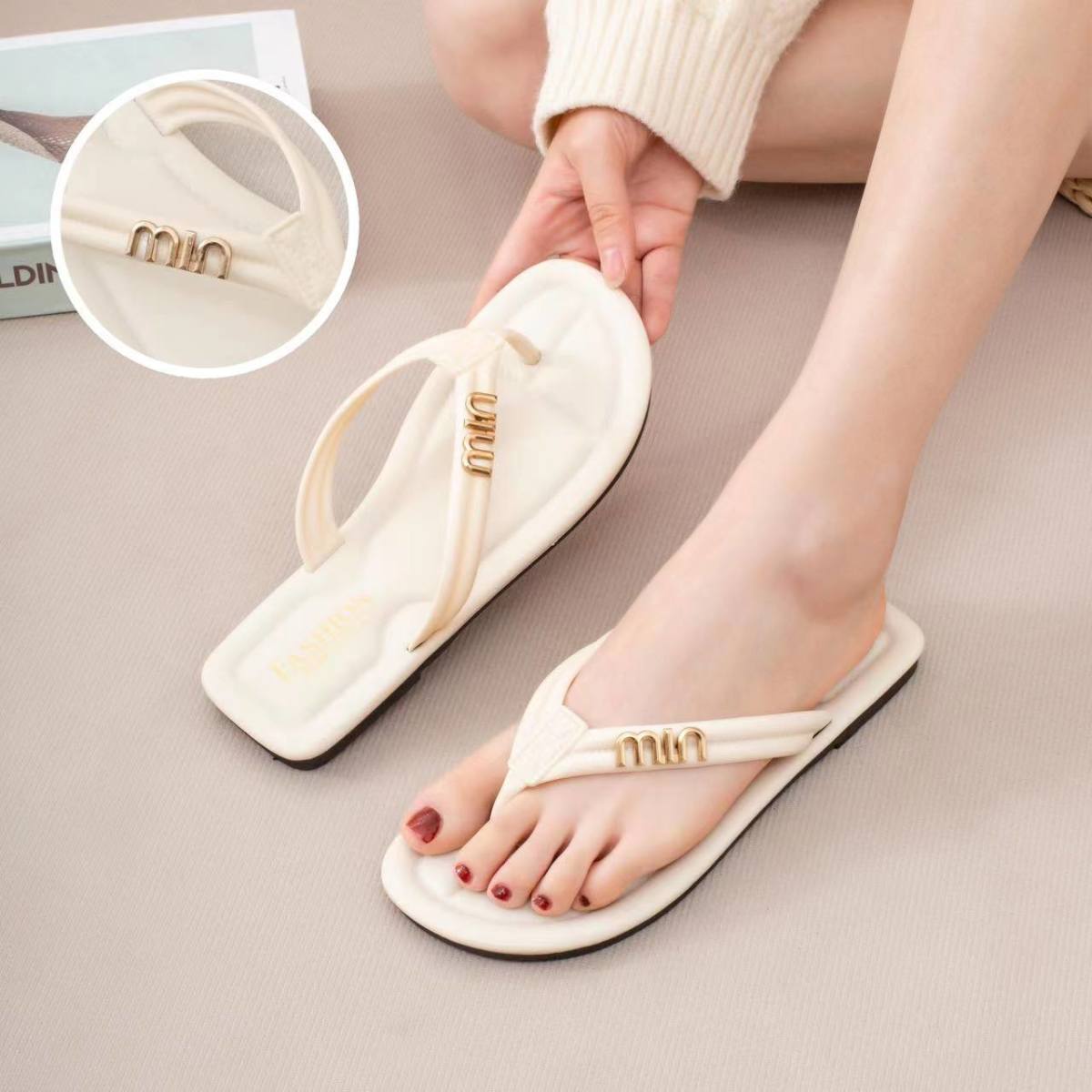 Designer Women Slipper flip flops Beach thong sandals Non-slip Summer Fashion Flip-ps Classic Letter Decorative Sandals 6cd
