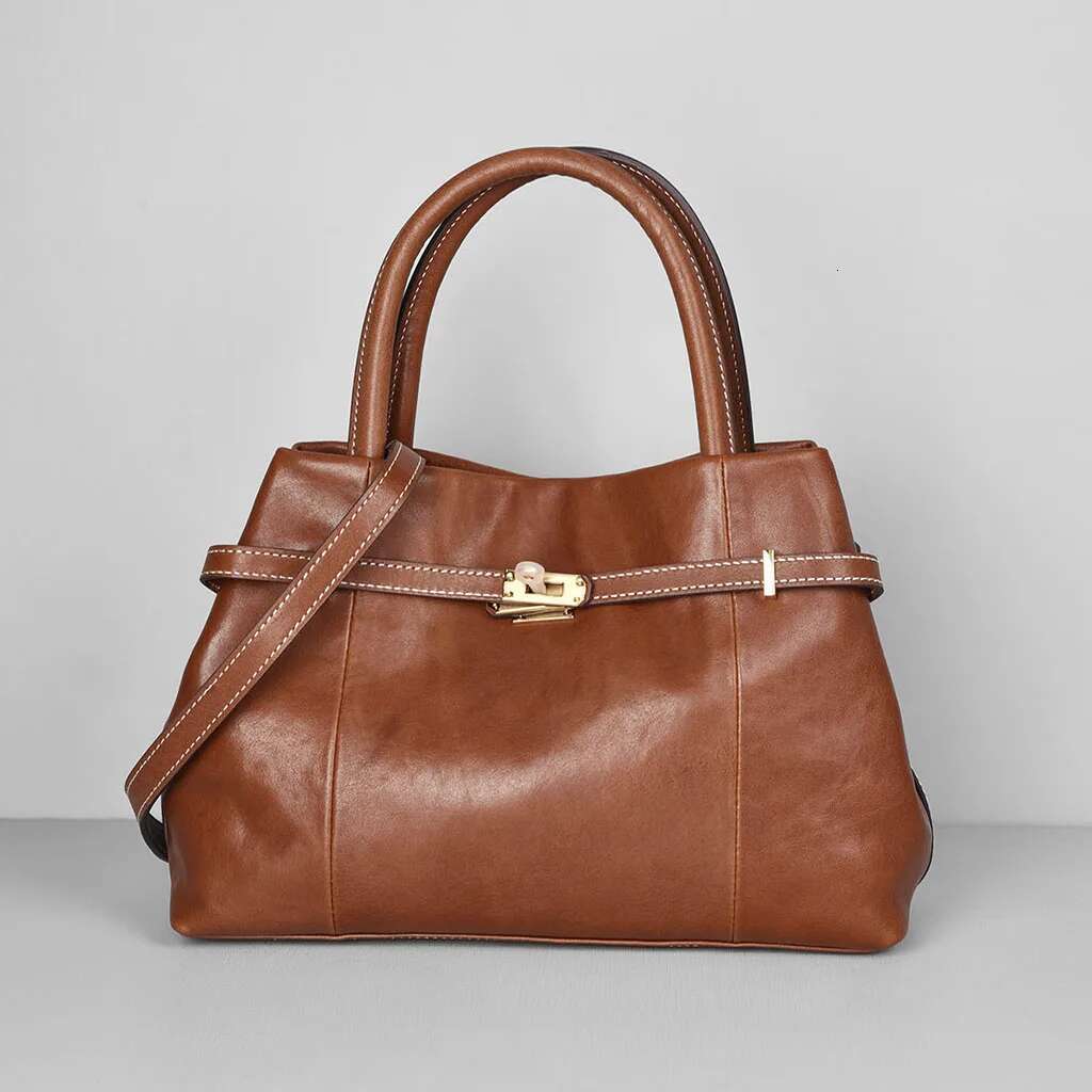 Women's Crossbody Bag 2024 New Shoulder Handbag Light Small High-End Vegetable Tan Leather Fashionable Accessory