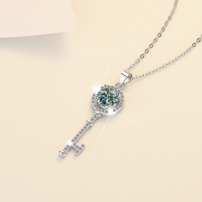 S925 sterling silver necklace key color pendant D color moissanite 1 cara collarbone chain