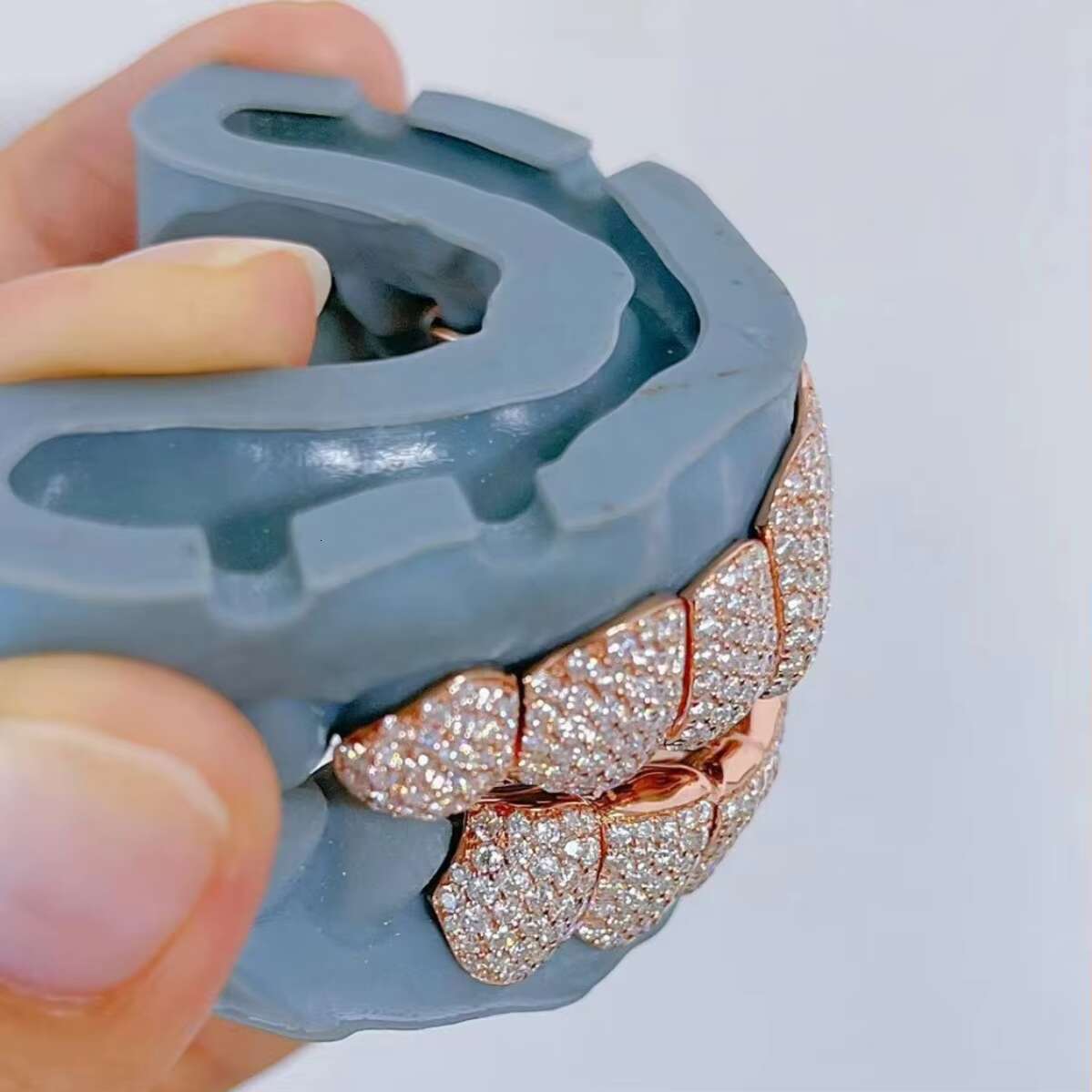 Moissanite Grillz Custom Wholesale Honeycomb Princess Cut 10K 14K18K VVS Moissanite Diamond Grillz Hip Hop Grilliz