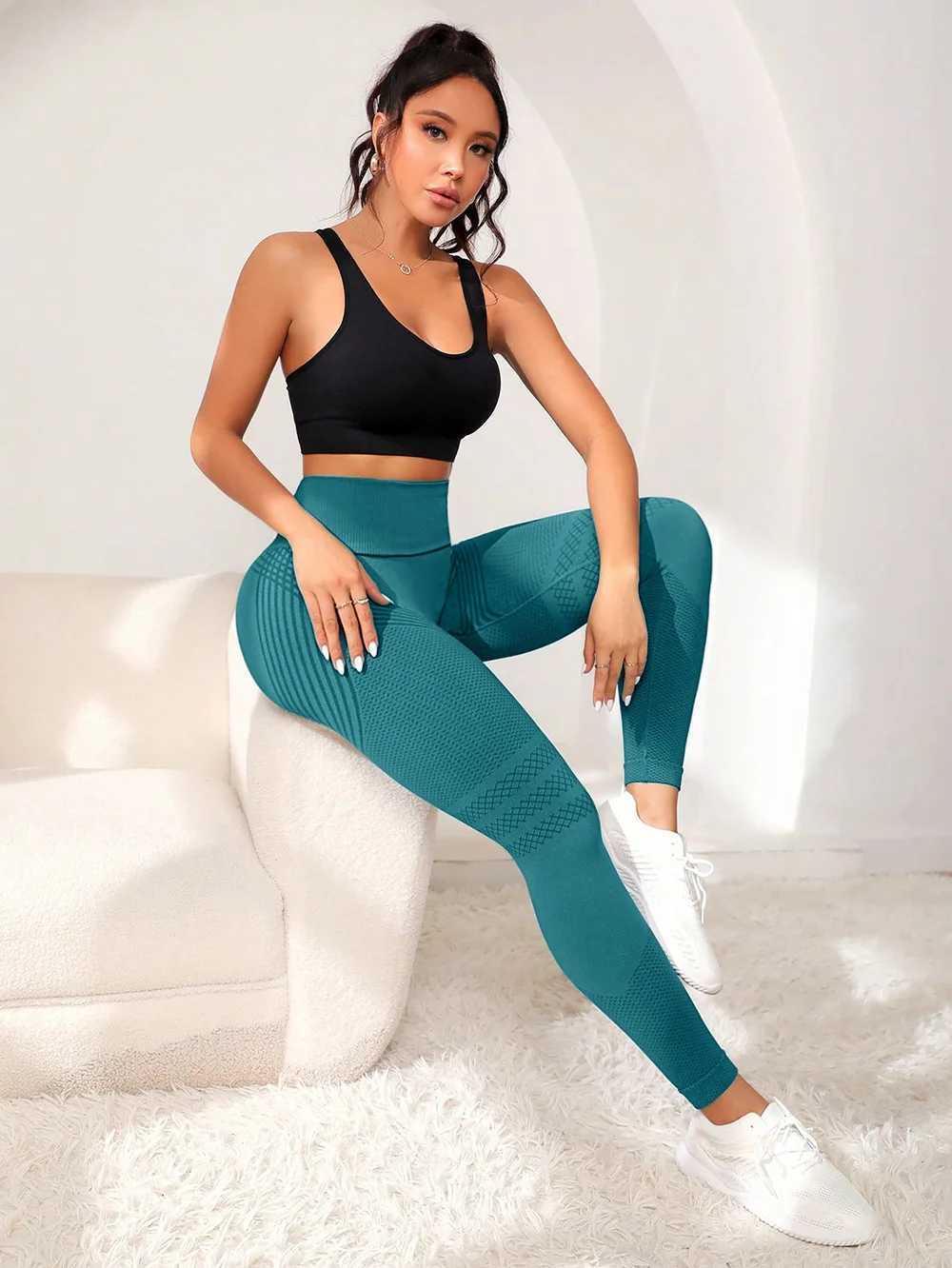 Sports Pants With Sexy Lines Lifting Buttocks Sports Tight Pants Womens High Waisted Elastic Fitness Pants Running Yoga Pants W250326