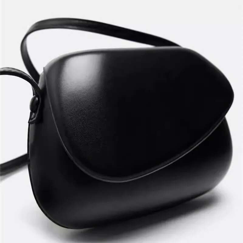 Small Leather Saddle Armpit Bags For Women 2024 Summer Chain Shoulder Crossbody Bag Ladies Vintage Underarm Handbags Bolsa
