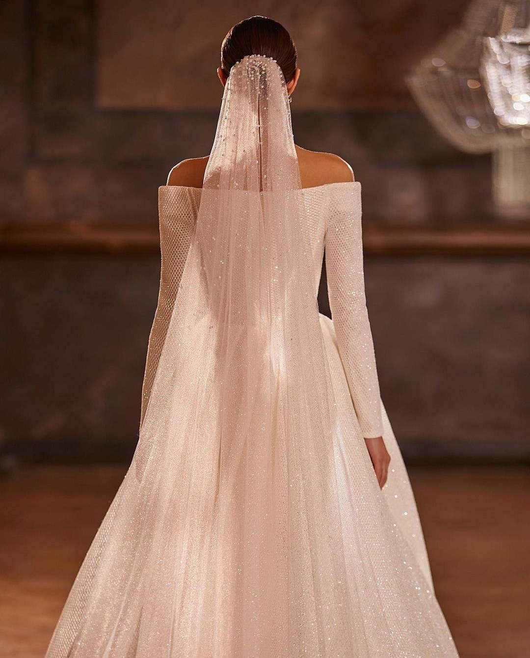 Vintage A-Line Wedding Dresses Boat Neck Long Sleeve Vestido De Novia Customized Shiny Court Train Custom Made Bridal Gown