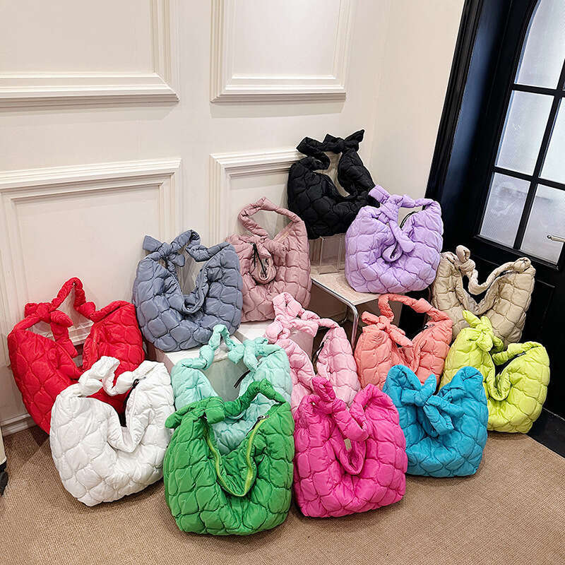 2024 new pleated cloud unisex diagonal shoulder with large capacity tote bag for women