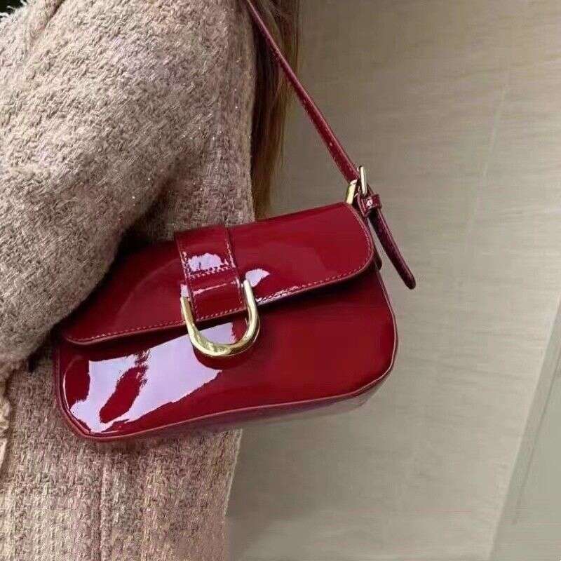 Wine Red for Women 2024 New Handheld Underarm Premium and Versatile Cross Shoulder Bag, French Niche Bag