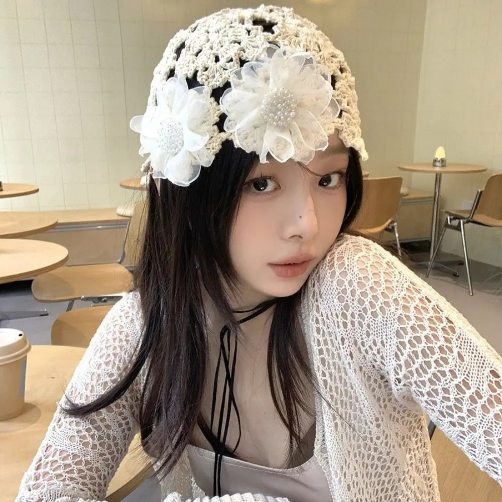 Breathable Hollowed Out Knitted Hat Elegant Lace Casual Beret Cap Fashion Summer Skullies Hat for Women 250321