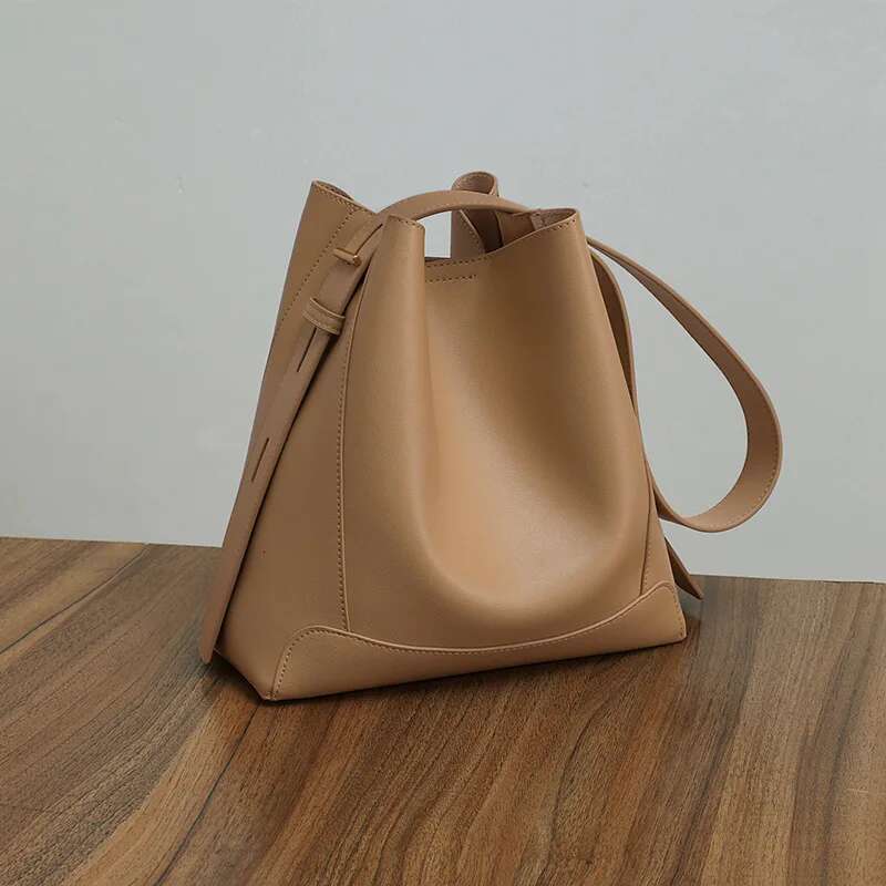 Cowhide Women's Shoulder Bag Fashion Trend Designer Bucket Large Capacity Genuine Leather Women Crossbody Bags