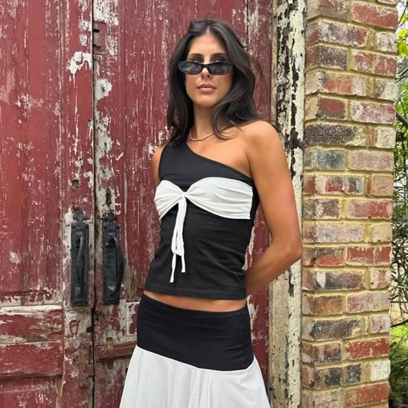 2025S Fashion Designer Q TP Women S Autumn Winter Slant Cross Shoulder Hoodie Strapless Butterfly Strap Open Umbilical Top T Shirt