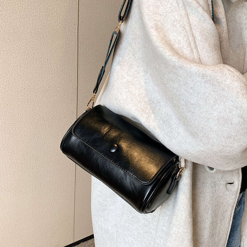 77 Small women's niche 2025 new trendy spring versatile broadband shoulder crossbody bag, cylindrical bag