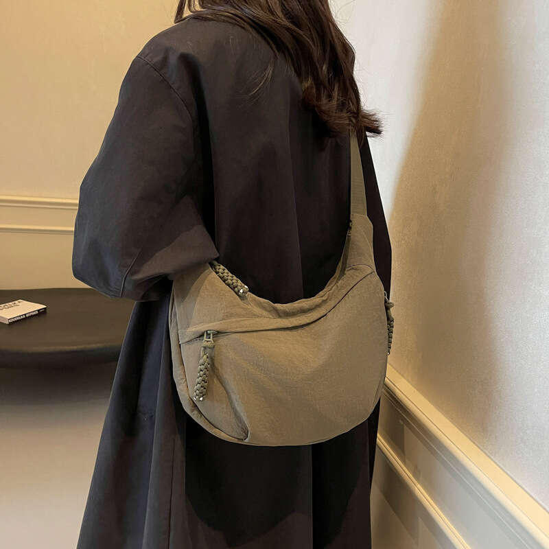 Simple and large capacity crossbody 2024 new style student small single shoulder cloth bag, versatile dumpling bag for women