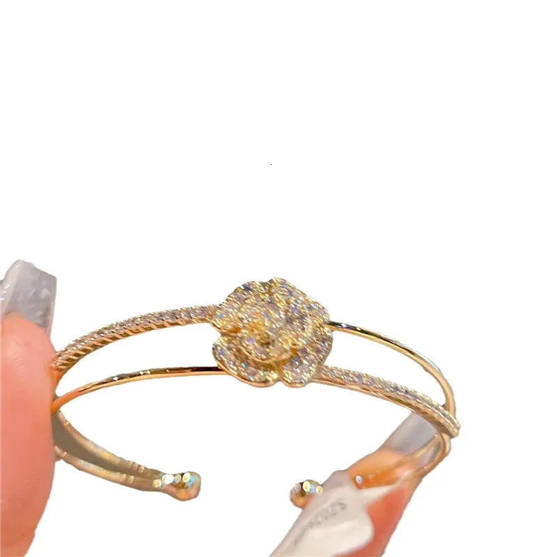 CC Romantic Cuff Bracelet Rose shaped Sparkling Zirconia Double layered Adjustable Bracelet Exquisite Bijoux Jewelry Charm Gift J1181 250326