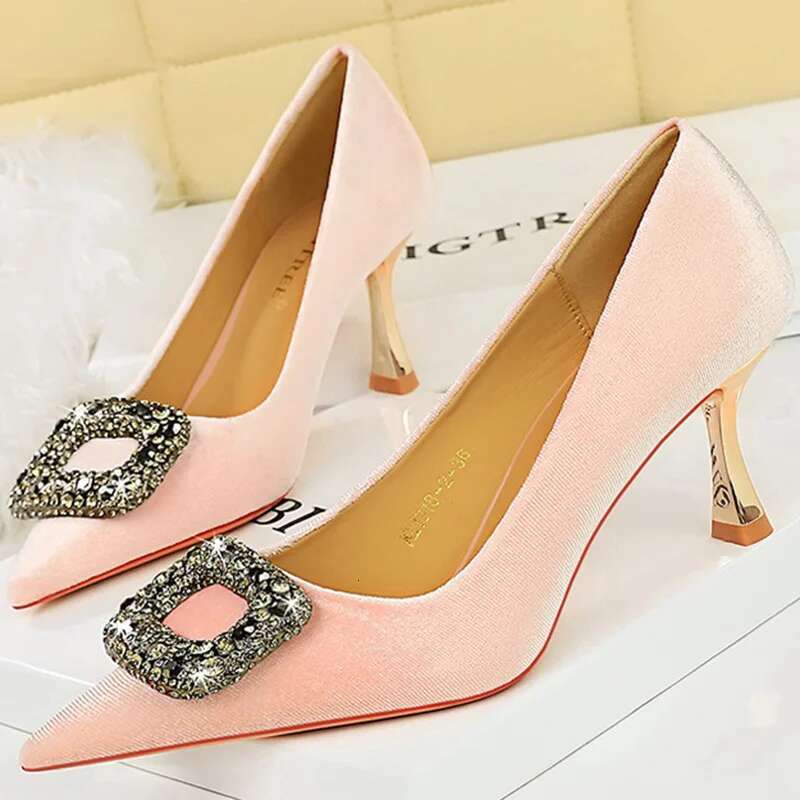 Western Style Party Pumps 7cm Thin High Wine Glass Heels Metal Crystal Buckle Veet Ladies Shoes Small Size 34-40
