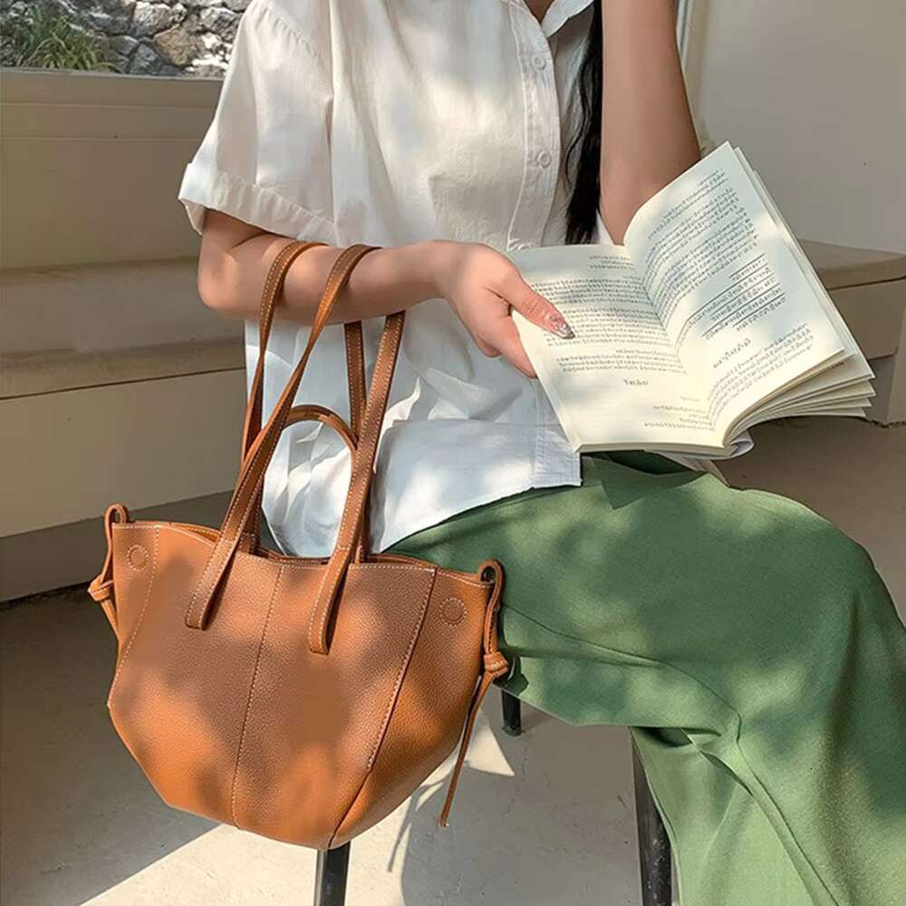 Business Women's Trend Bolsas Leather Bucket Logo Handbag