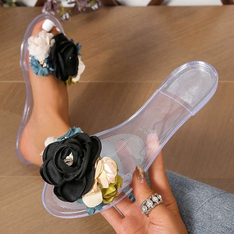 2025 Summer New Women's Slippers Casual, Comfortable, Lightweight, Designer Fashion Beach Women's Shoes