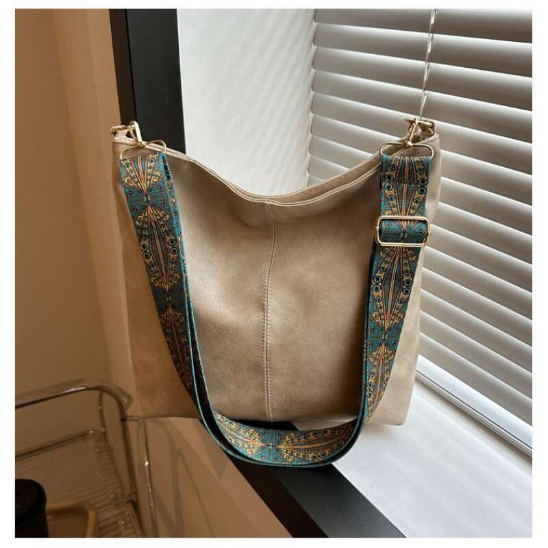 2023 Summer New Fashionable Handheld Single Shoulder Crossbody Large Capacity Bucket Women's Bag Mixed Batch