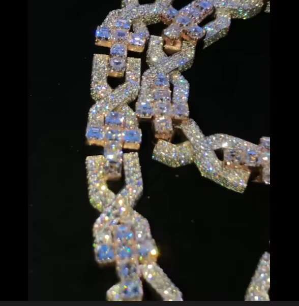 Custom baguette Moissanite Cross Necklace Design Luxury Mens Jewelry S925 18K Gold Plated Cross Moissanite Cuban Link Chain