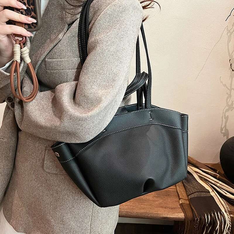 Large Capacity Fashion Trend Pu Leather Shoulder Ladies Shopping Basket Versatile Classic Series Tote Bag