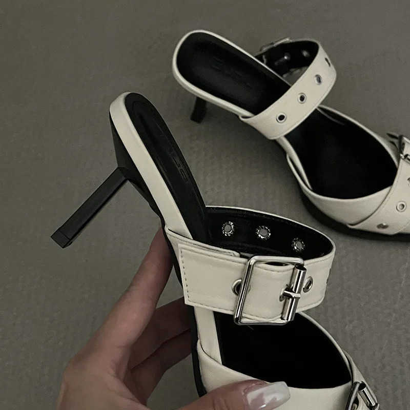 Punk Goth Metal Buckle High H Sandals Wen 2024 Summer Pointed Toe Silver Par Shoes Wan Korean Sle Thin H Sandals Z250326