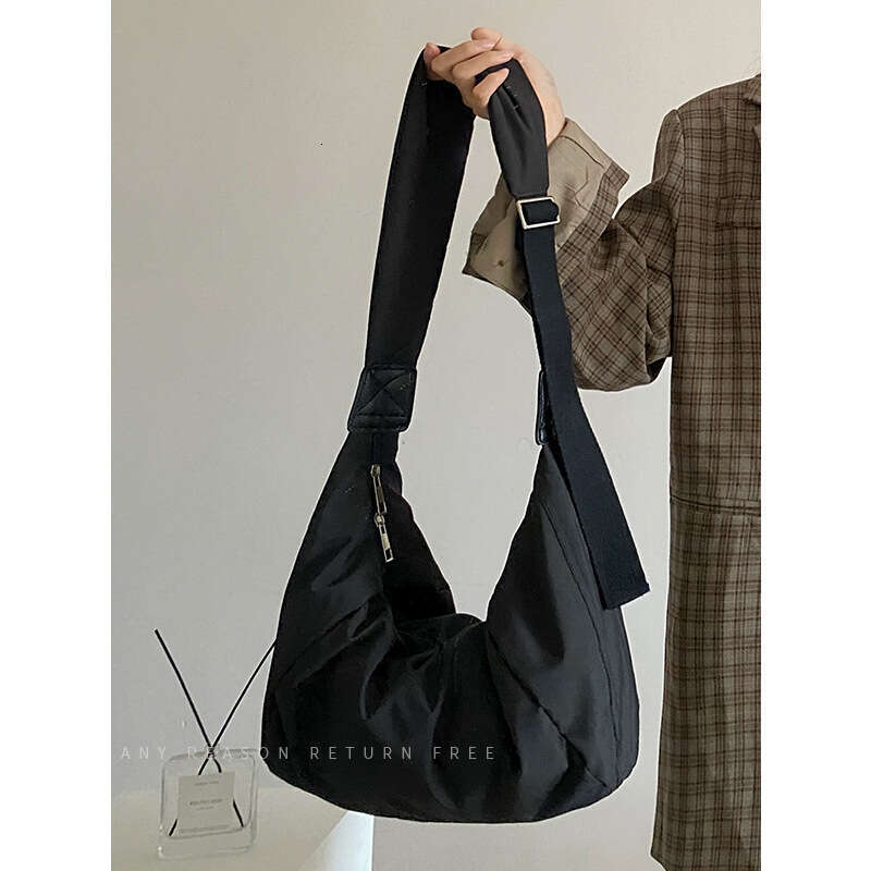 1f Shoulder women's 2025 autumn winter new large capacity dumpling bag, down cotton simple and versatile shoulder bag