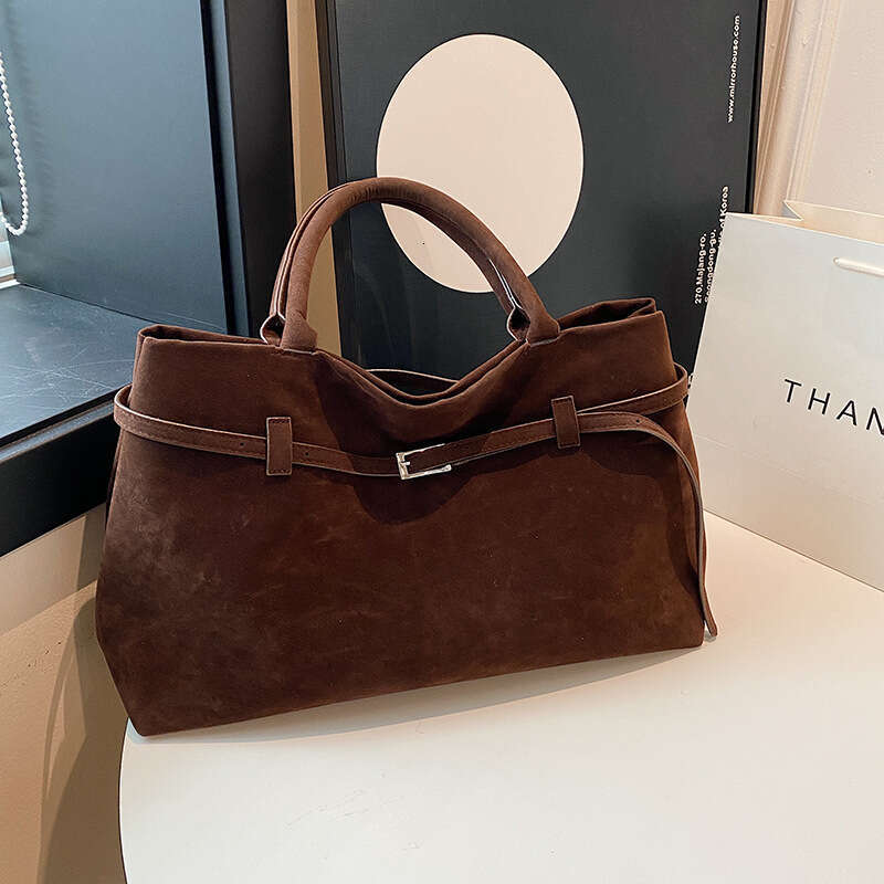 New internet celebrity with fashionable and versatile suede tote design, hand-held single shoulder bag