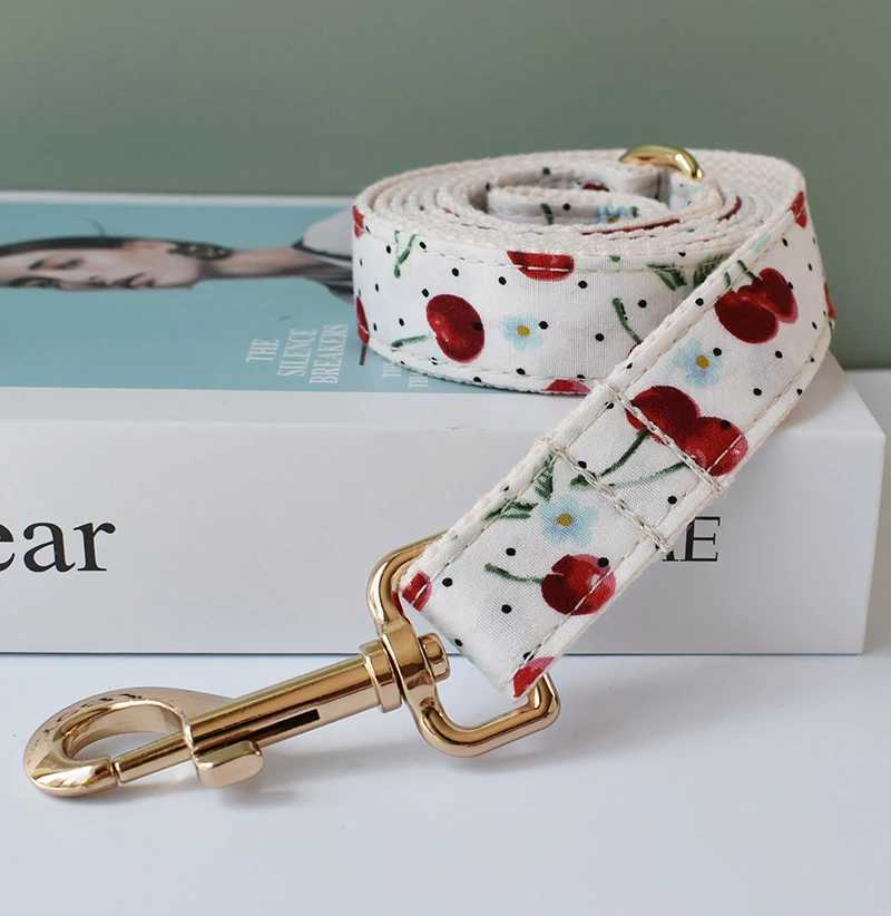 Free carved dog collar and belt set suitable for medium-sized and large pet necklaces with bows fruit printing pet supplies Christmas gifts X250326
