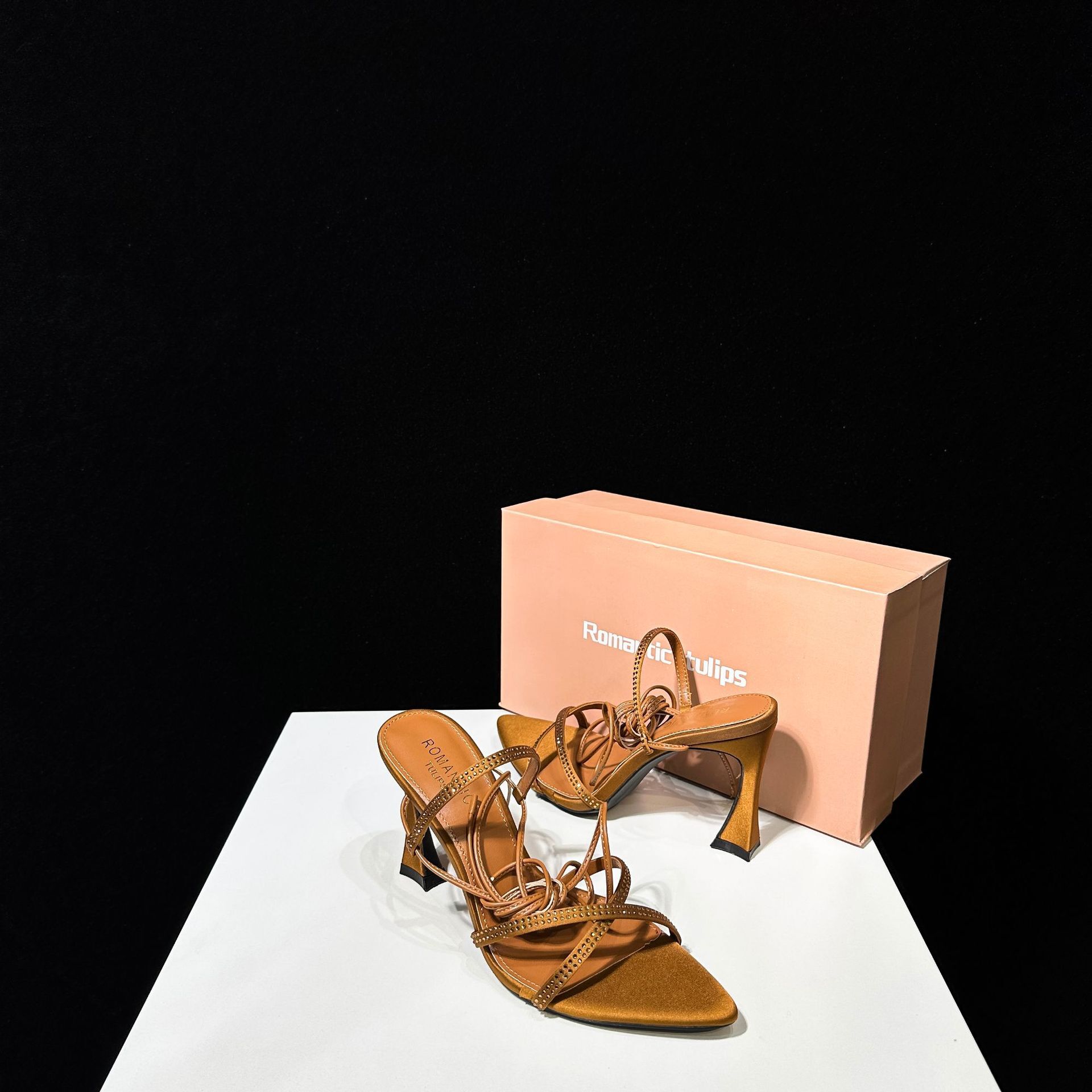 Sharp pointed black diamond sexy style high heels for women in the summer of 2025, cross thin strap open toe high-heeled sandals