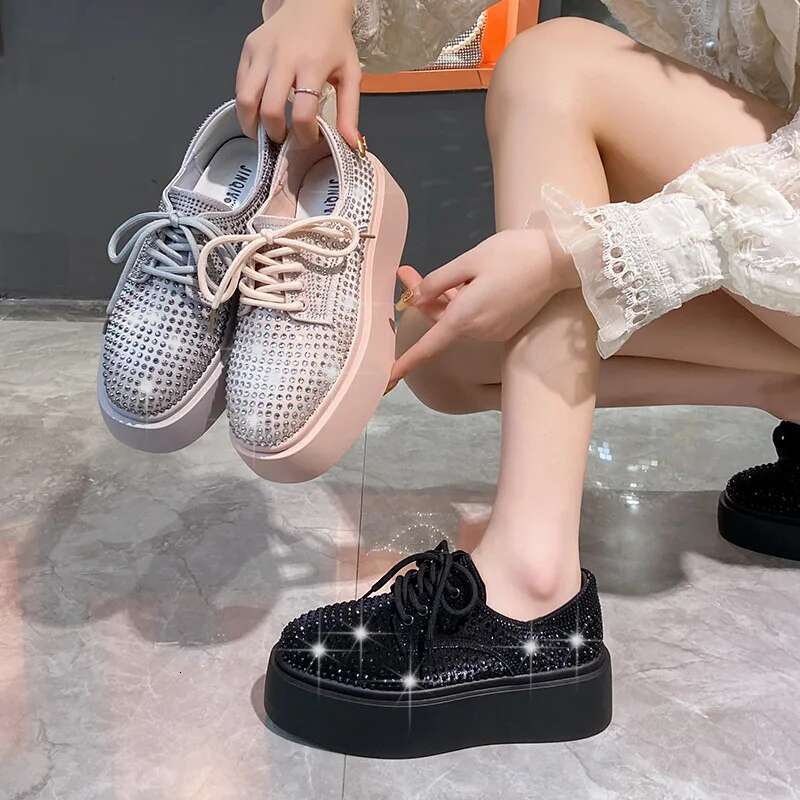 Designer Shoes 2025 Spring And Autumn Women's New Light Luxury Rhinestone Niche Design Lace Sports Fashion Breathable Casual Shoes Women's S