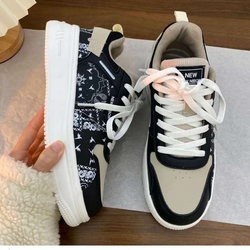 Designer Shoes 2025 New Outdoor Casual Breathable Board Shoes Fashionable And Comfortable Soft Bottom Running Shoes Sports Shoes Women's Skateboa