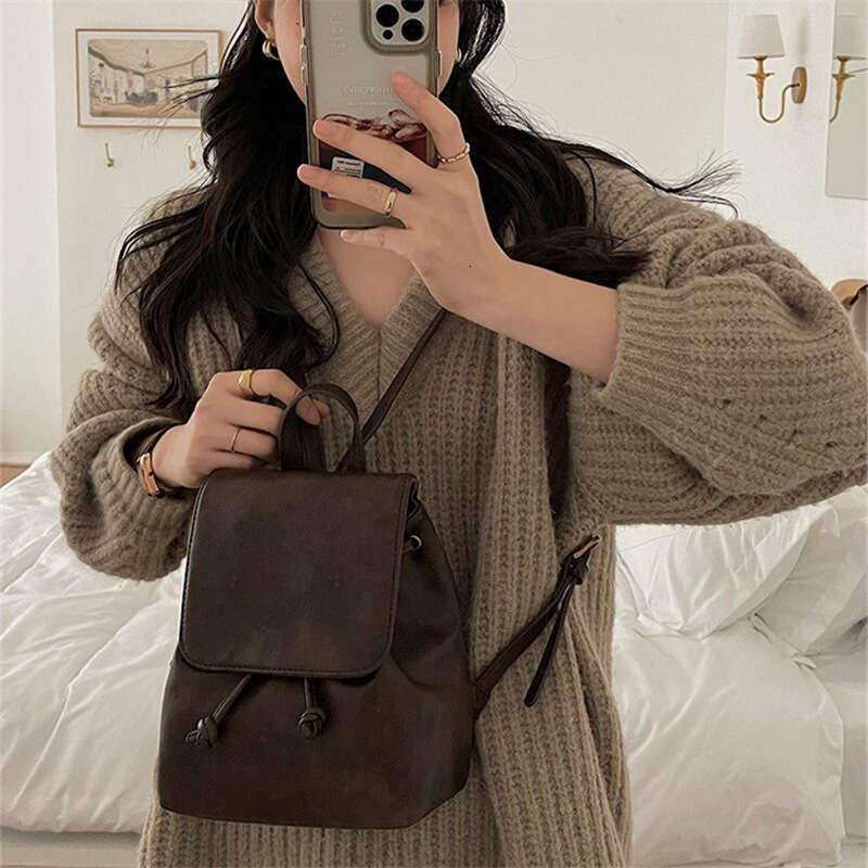 d5 The same small brown backpack for women's spring/summer 2023 new ins simple and versatile shoulder bag