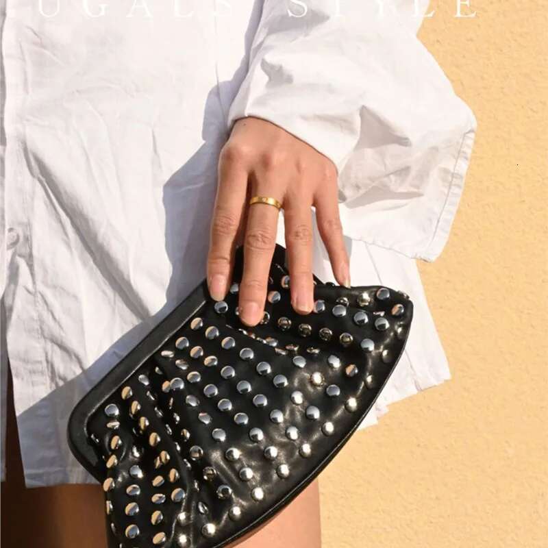 Punk Rivet Pouch Designer Handbags Fashion Clutch Bags For Women PU Leather Dumpg Bag Cloud Purse