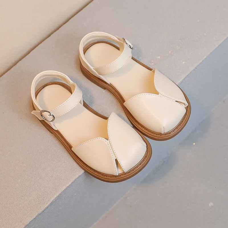 Girls Summer Sandals Toe-covered Anti-kick Children Flat Sandals Princess Retro Classic Ins Fashion Soft Chic 250326