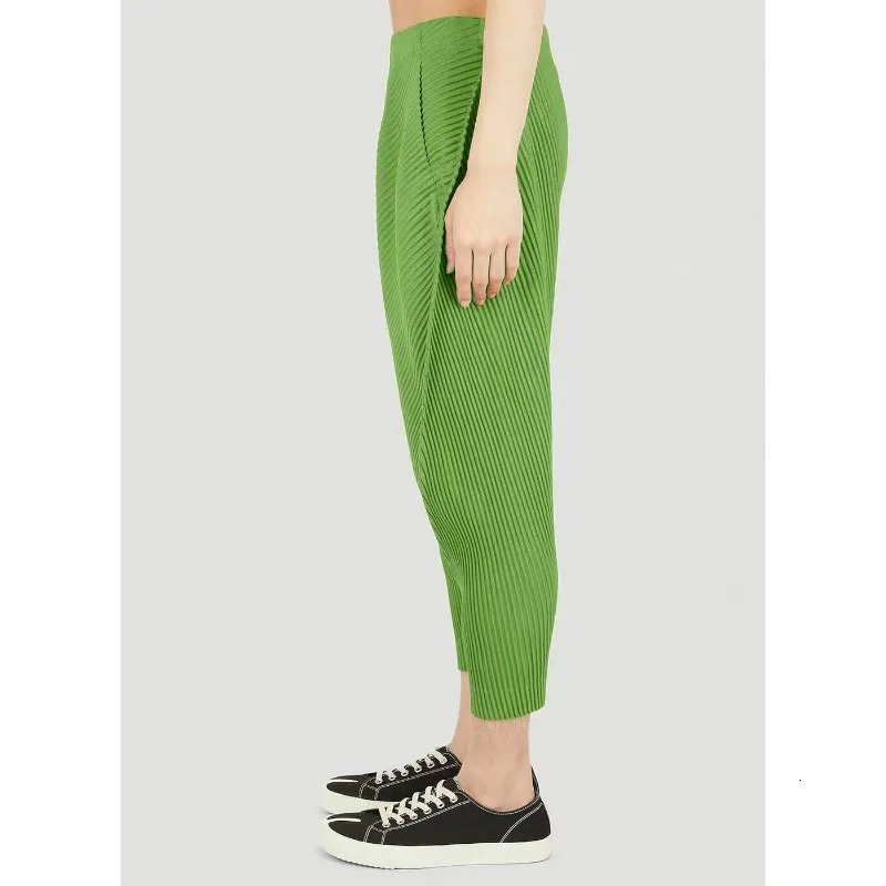 Miyake original pleated pants set for mens springsummer 2025 style solid color loose fit topharem commuting and leisure 250326