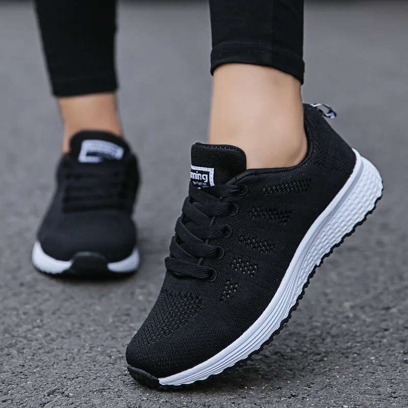 2025 Summer New Casual Breathable Walking Mesh Designer Fashion Flat Shoes Women's White Sports Shoes