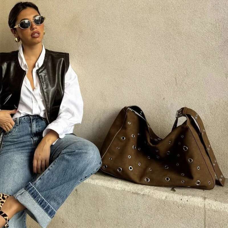 Design Rivet 2025 New Suede Hollow Handbag Wide Shoulder Strap Underarm Brown Brand Tote Box Storage Bag