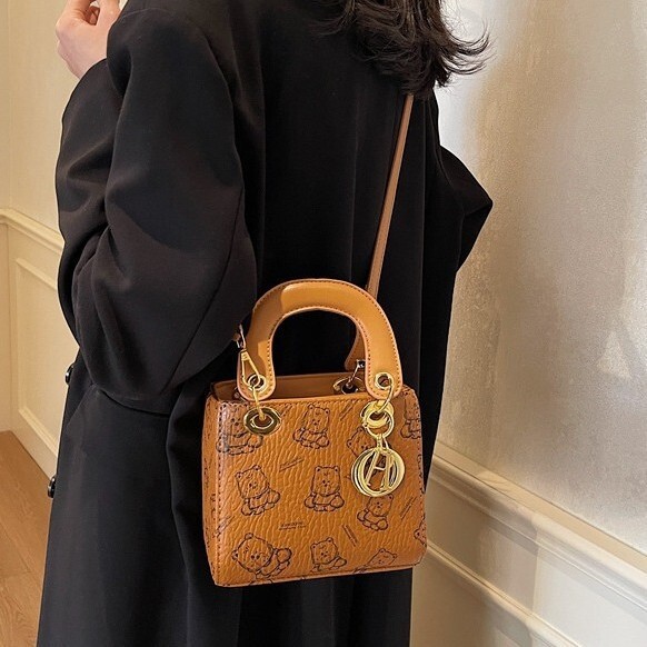 Cute Little Bear Fashion Handbag for Women, New Style, Versatile, Daifei Bag, High End, Exquisite Single Shoulder Crossbody Bag