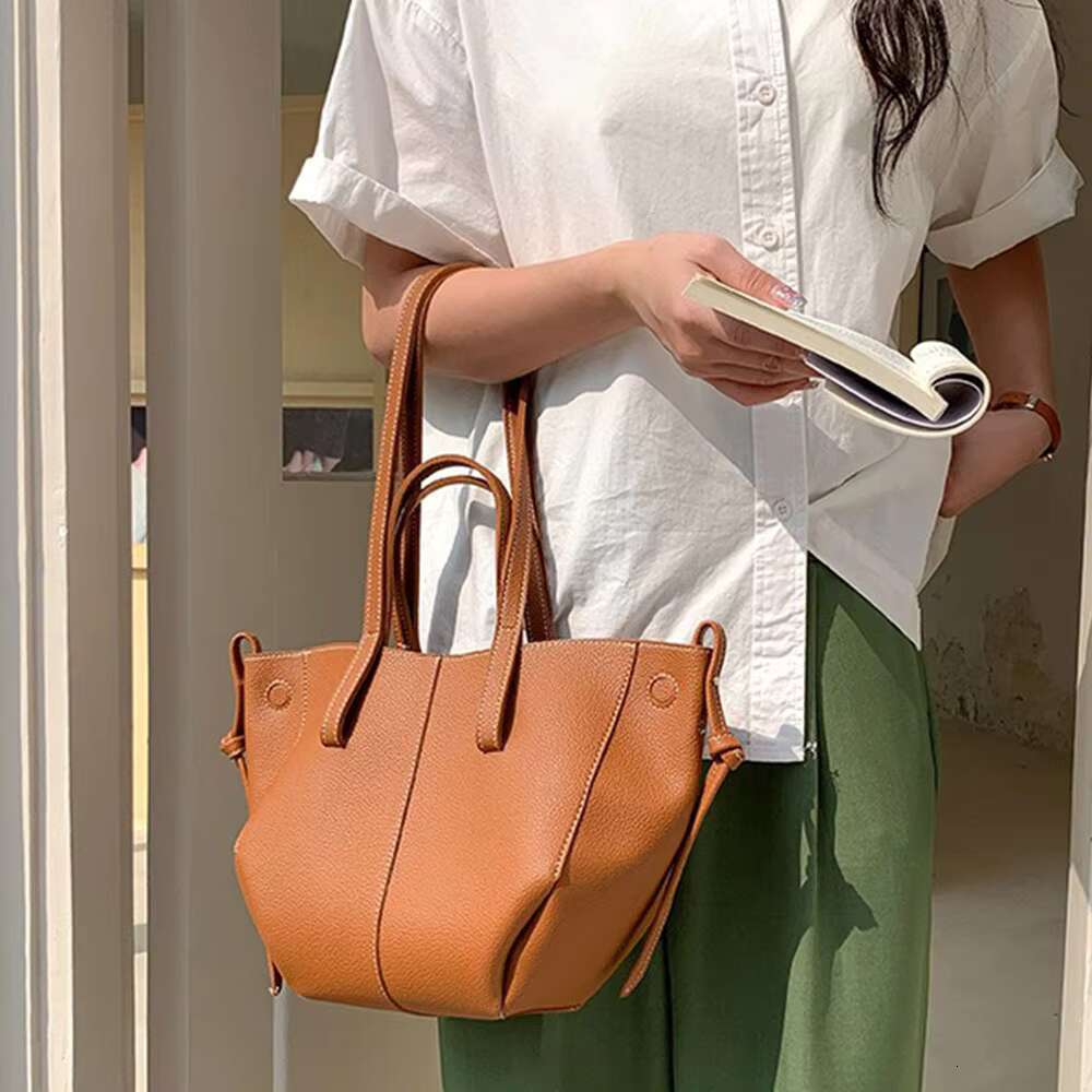 Business Women's Trend Bolsas Leather Bucket Logo Handbag
