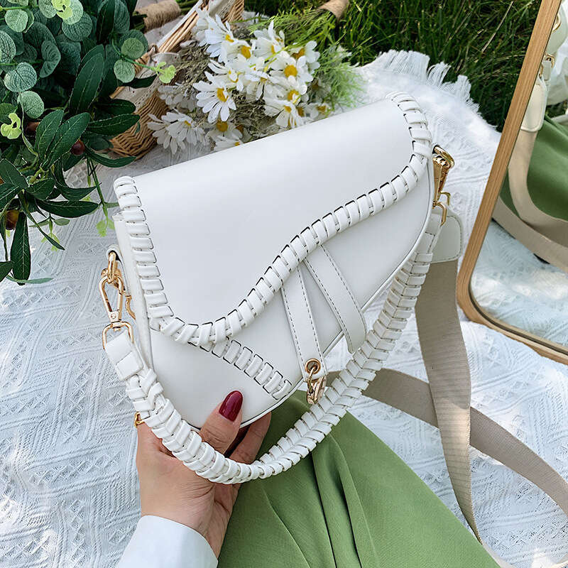 13 2021 Women's Autumn New Fashion One Shoulder Crossbody Personalized Saddle Korean Solid Color Art Trendy Bag for Women